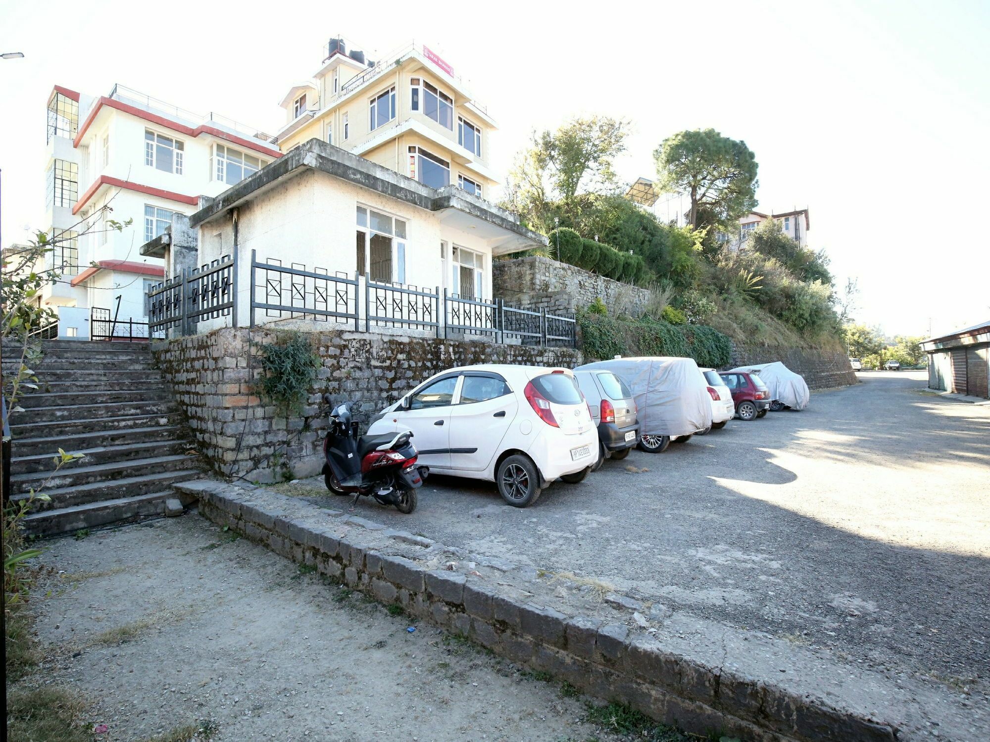 Elegant 3Bhk Abode In Shoghi, Shimla Leilighet Eksteriør bilde